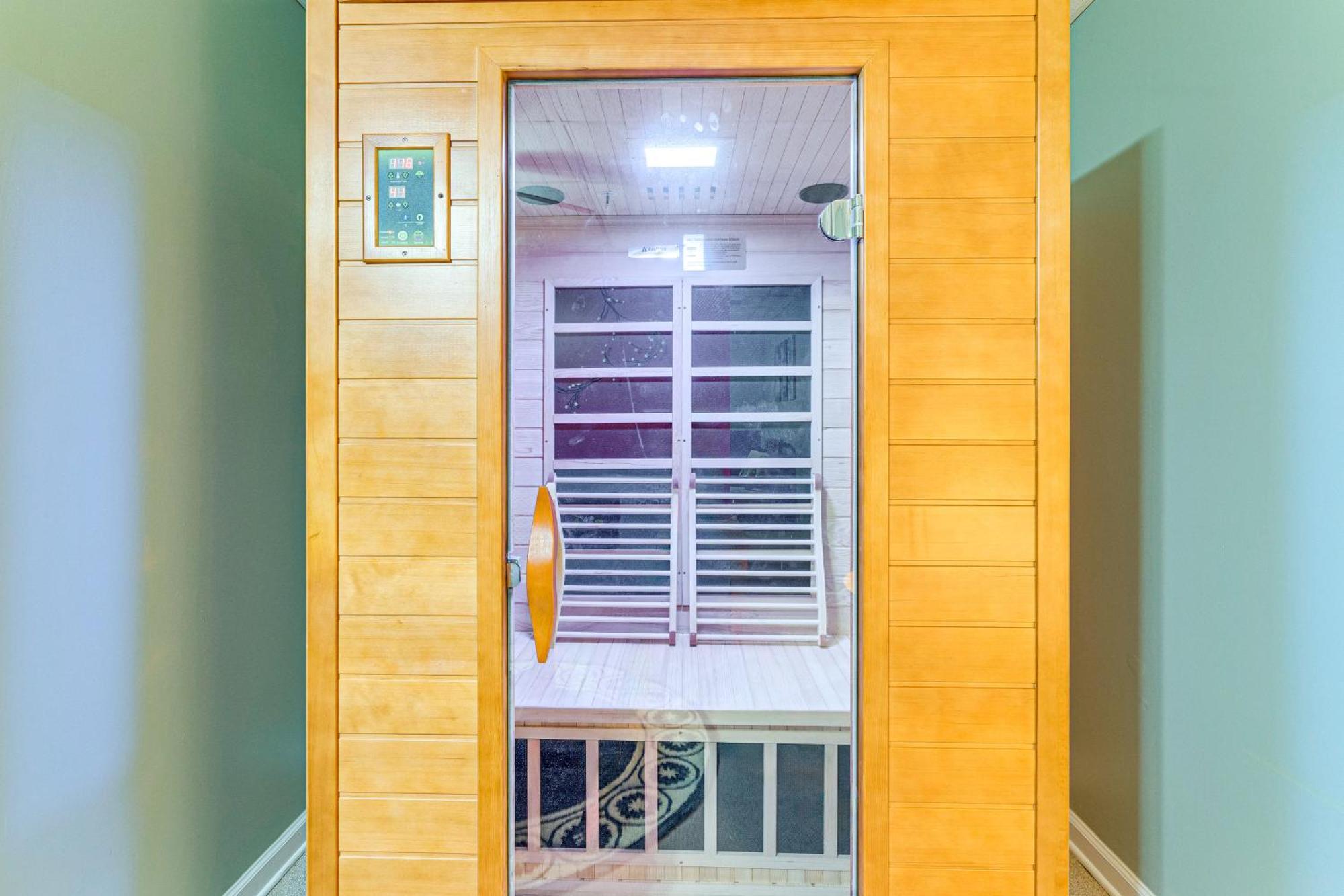 Cozy With Sauna Near Hiking Trails *