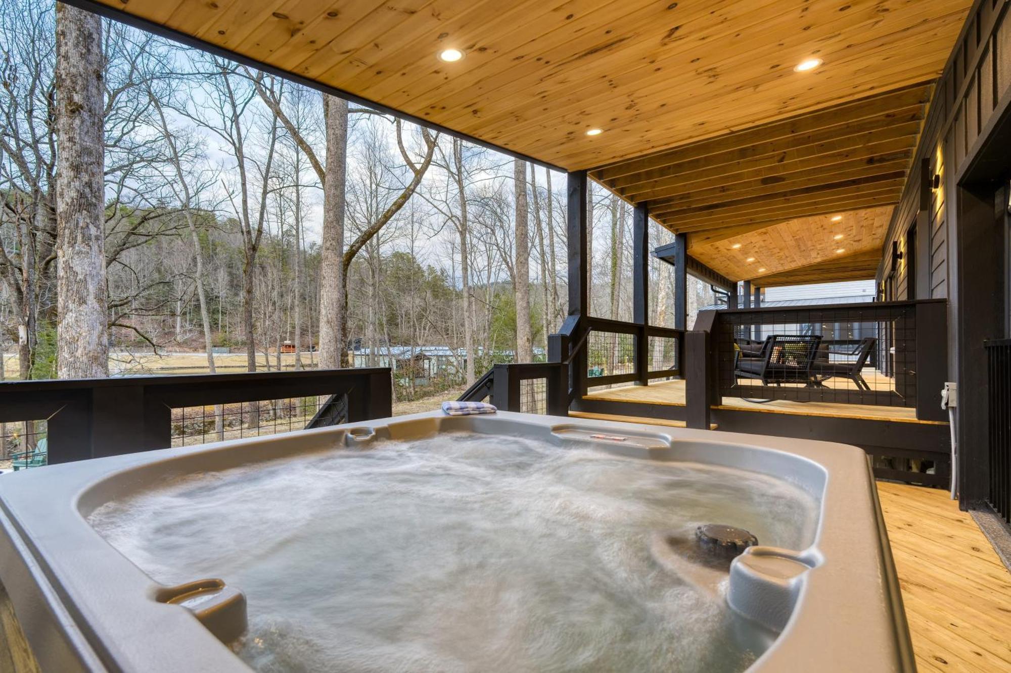 Indoor Pool Hot Tub Firepit Theater All-season Retreat Kings Crown By Avantstay