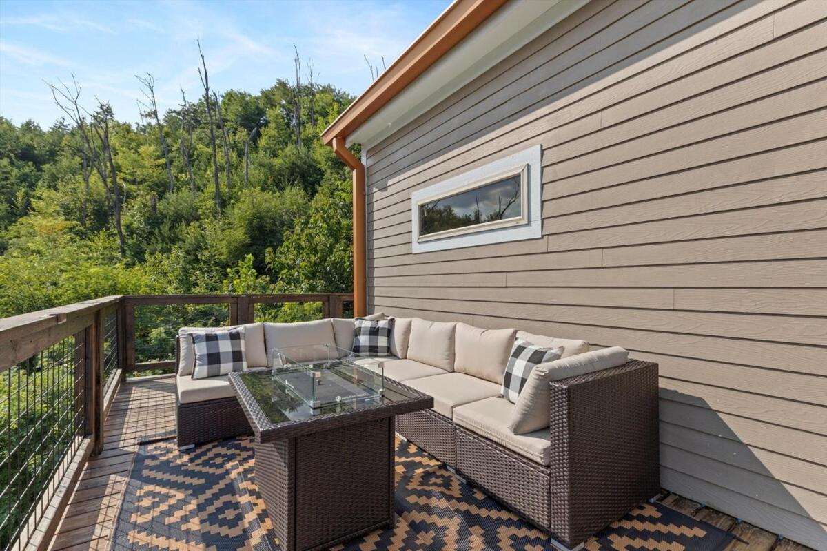 Serenity Views Hot Tub, Sauna, Fire Pit, Game *