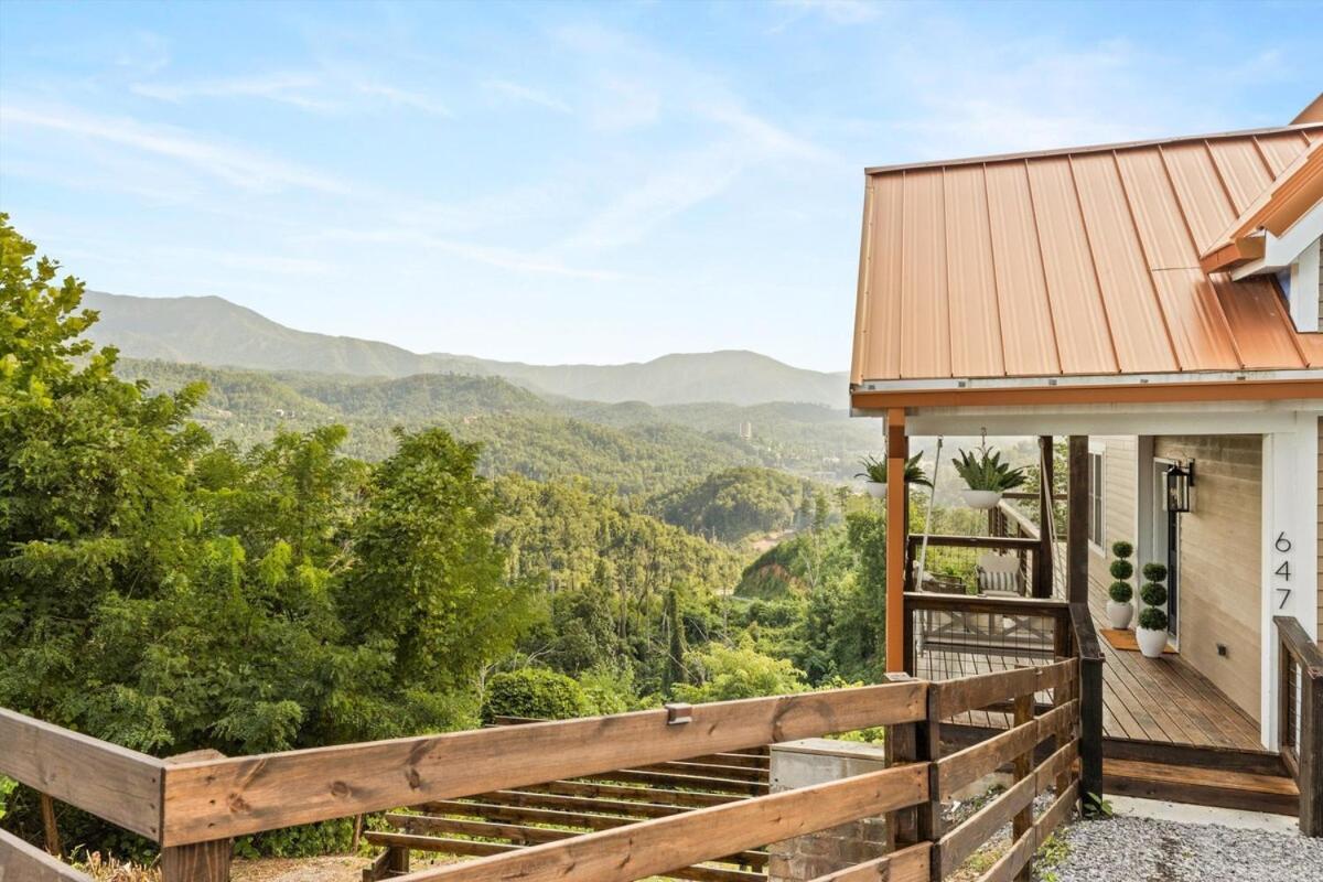 Serenity Views Hot Tub, Sauna, Fire Pit, Game Holiday home Gatlinburg