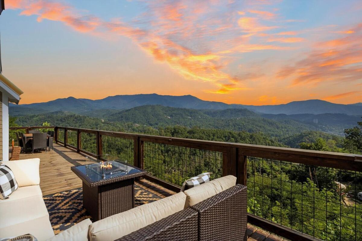 Holiday home Serenity Views Hot Tub, Sauna, Fire Pit, Game Gatlinburg