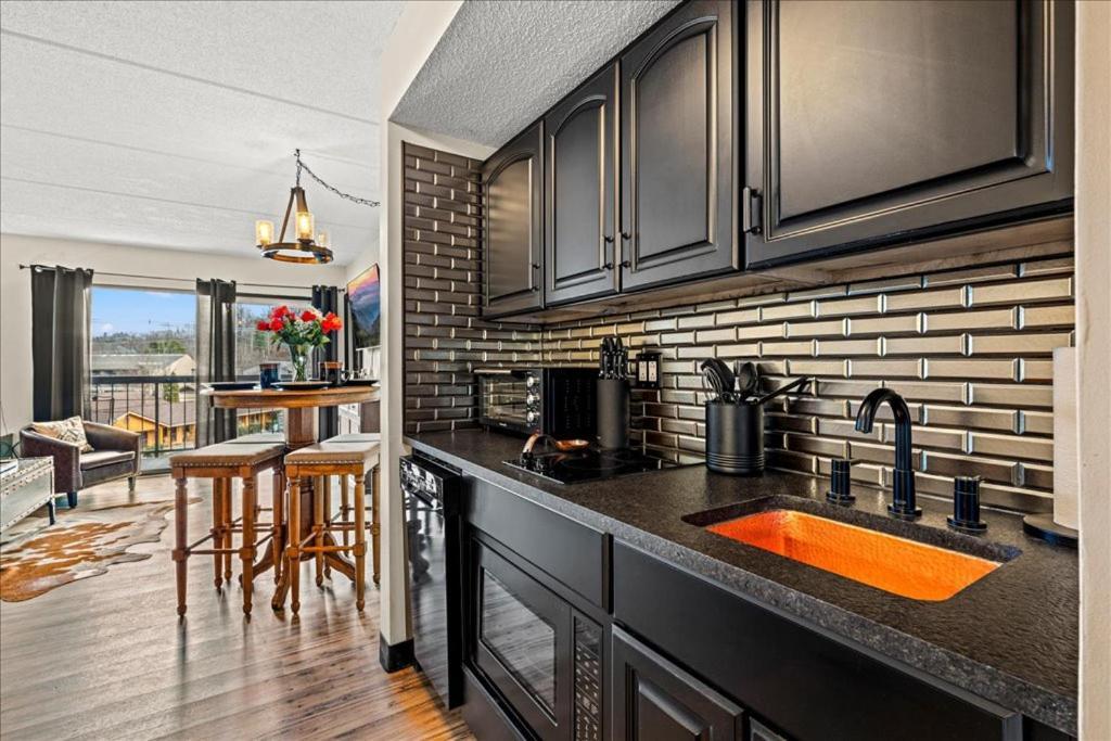 Stylish 1br Free Attraction Tix Views! Holiday home