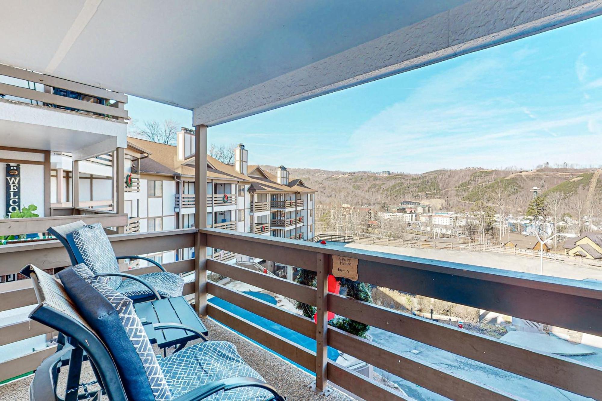 A Beary Wonderful Life - 208 Gatlinburg