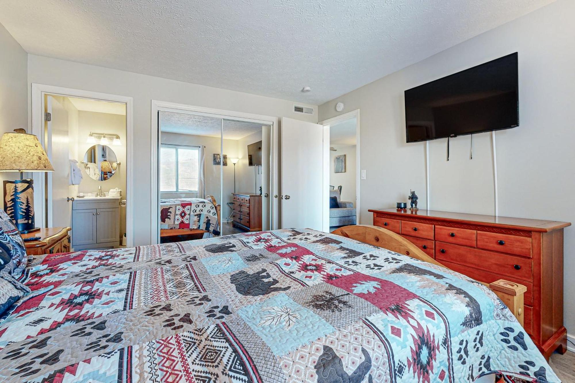 Apartment A Beary Wonderful Life - 208 Gatlinburg