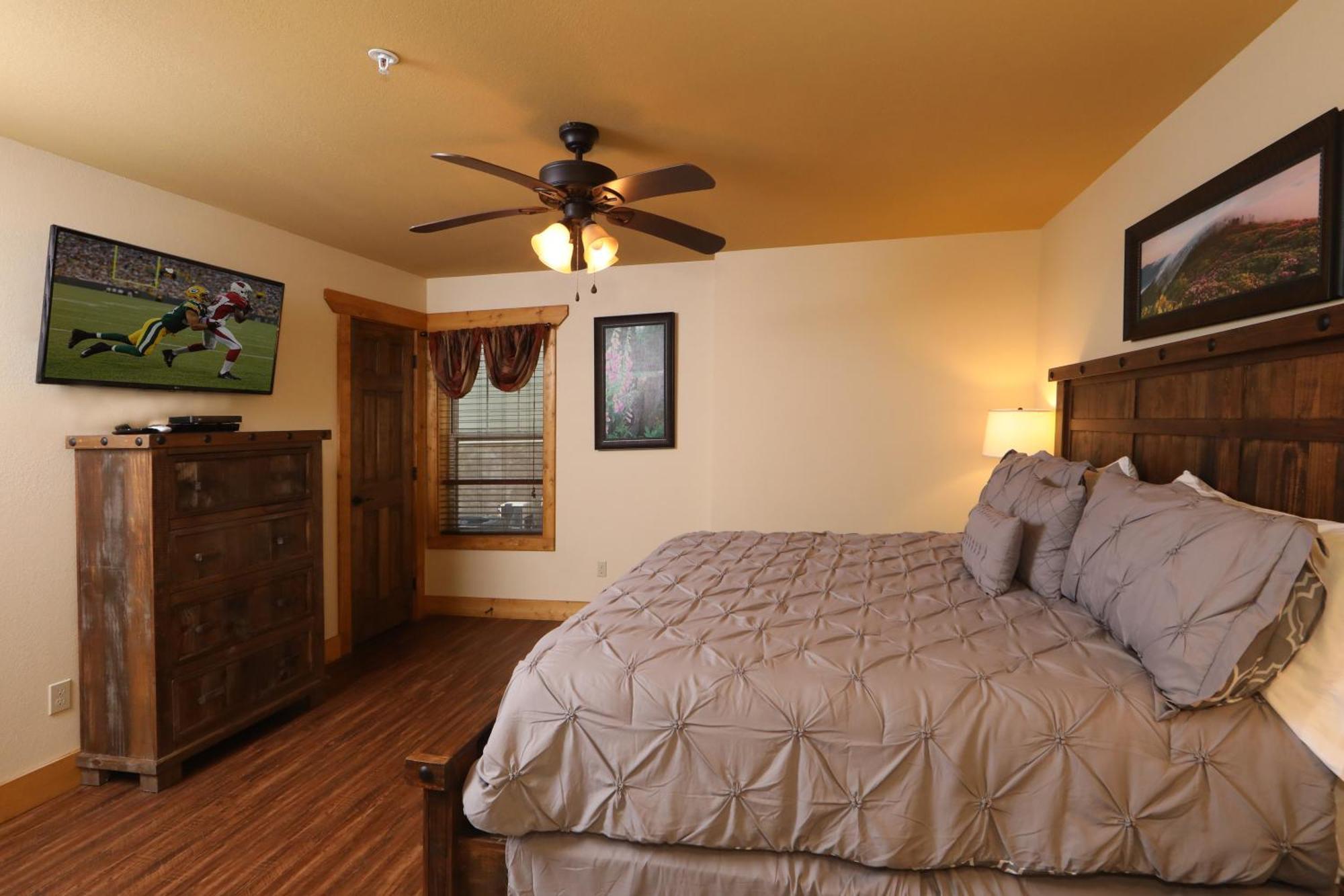 Aqua Paradise By Eden Crest Chalet