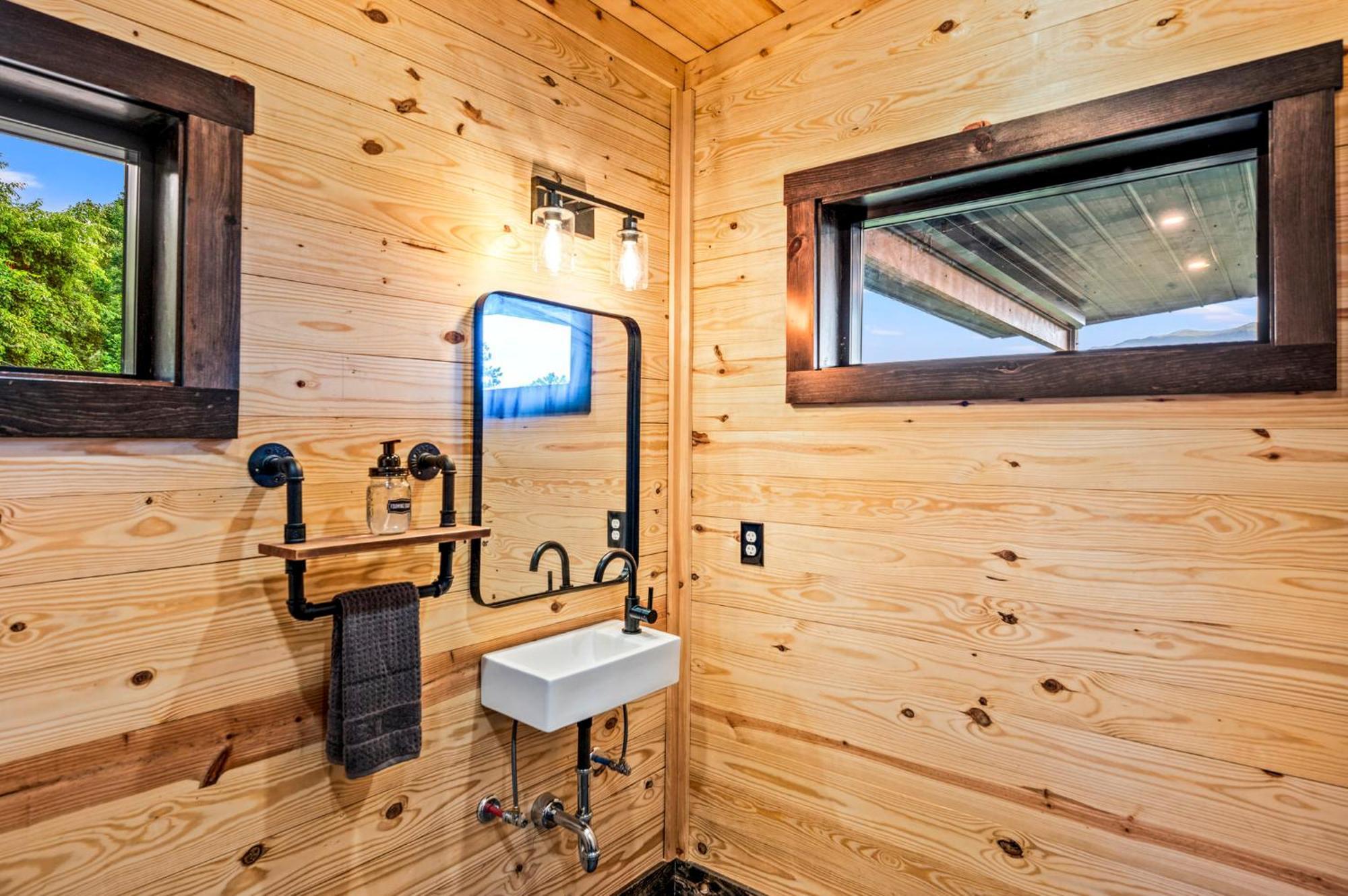 Windows To The Mountains Chalet *