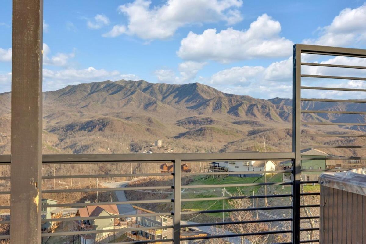 Luxury With Views * Gatlinburg