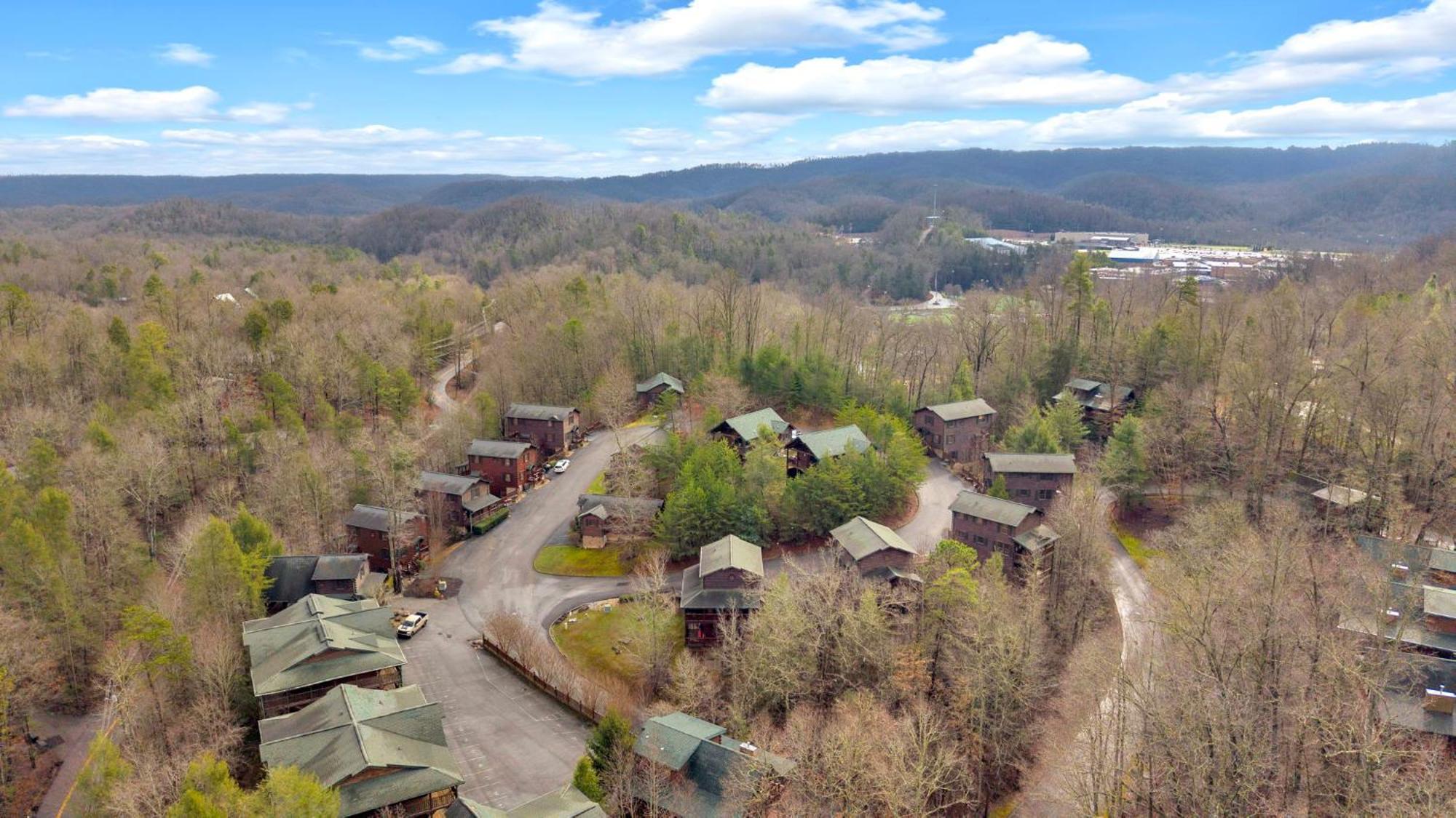 Smoky Stargazer Pet Friendly For Groups With Game And Arcade Holiday home Gatlinburg