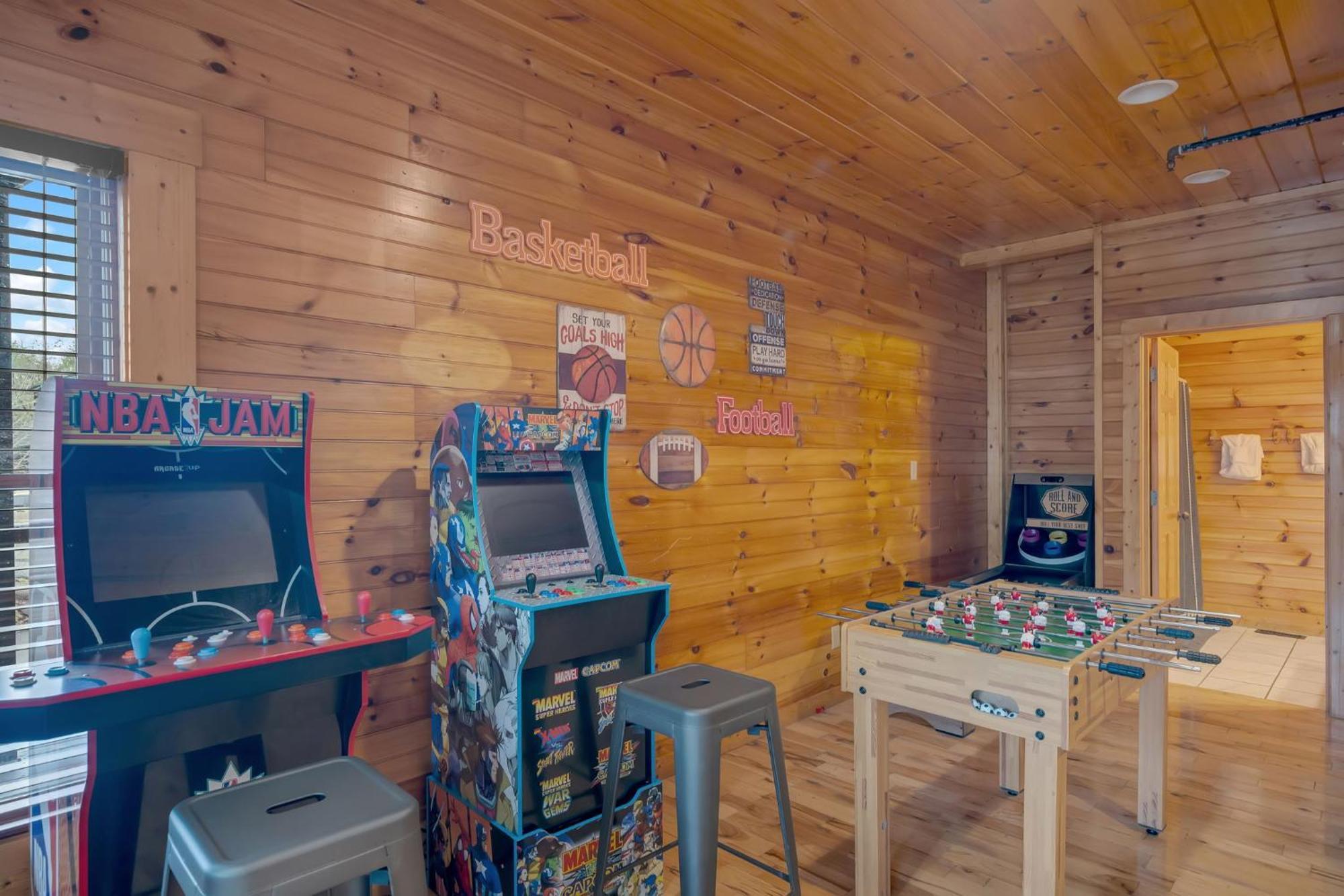 Smoky Stargazer Pet Friendly For Groups With Game And Arcade Holiday home Gatlinburg