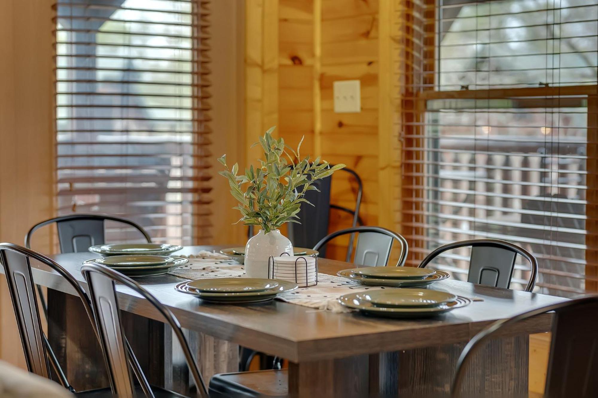 Smoky Stargazer Pet Friendly For Groups With Game And Arcade Holiday home *