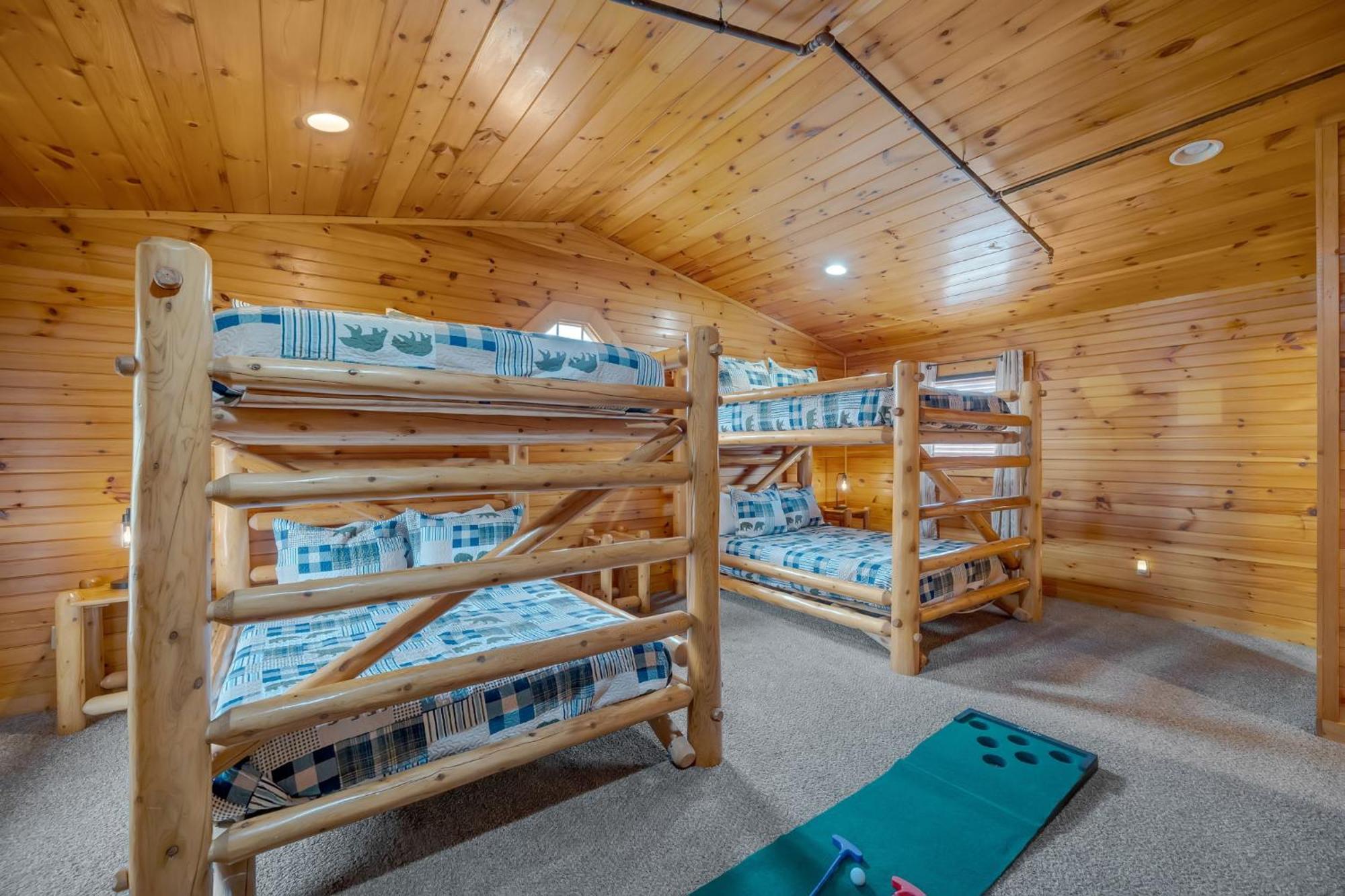 Smoky Stargazer Pet Friendly For Groups With Game And Arcade Holiday home Gatlinburg