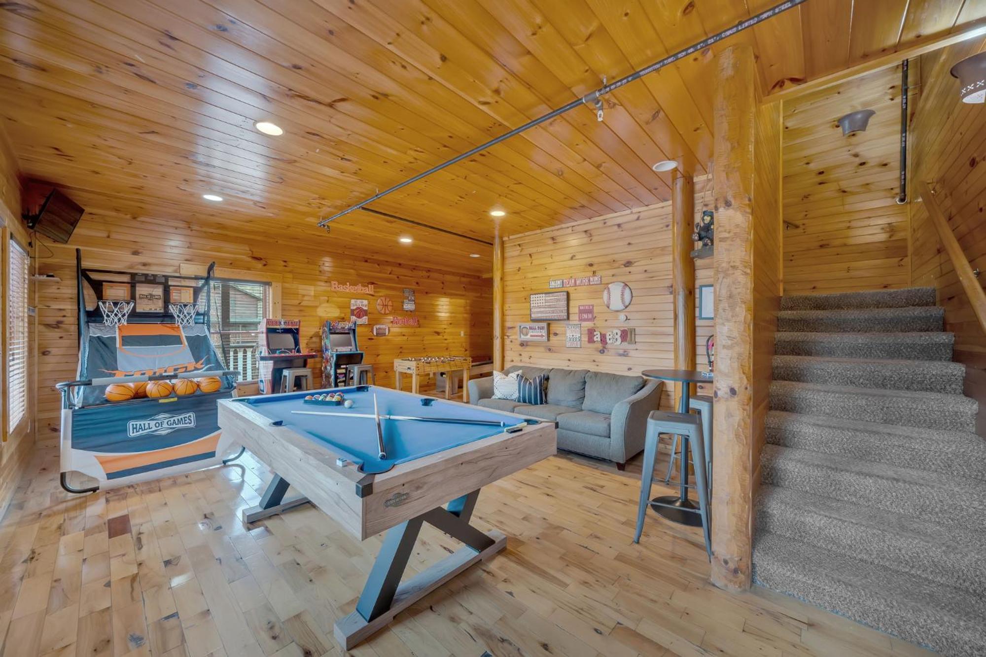 Smoky Stargazer Pet Friendly For Groups With Game And Arcade Holiday home Gatlinburg
