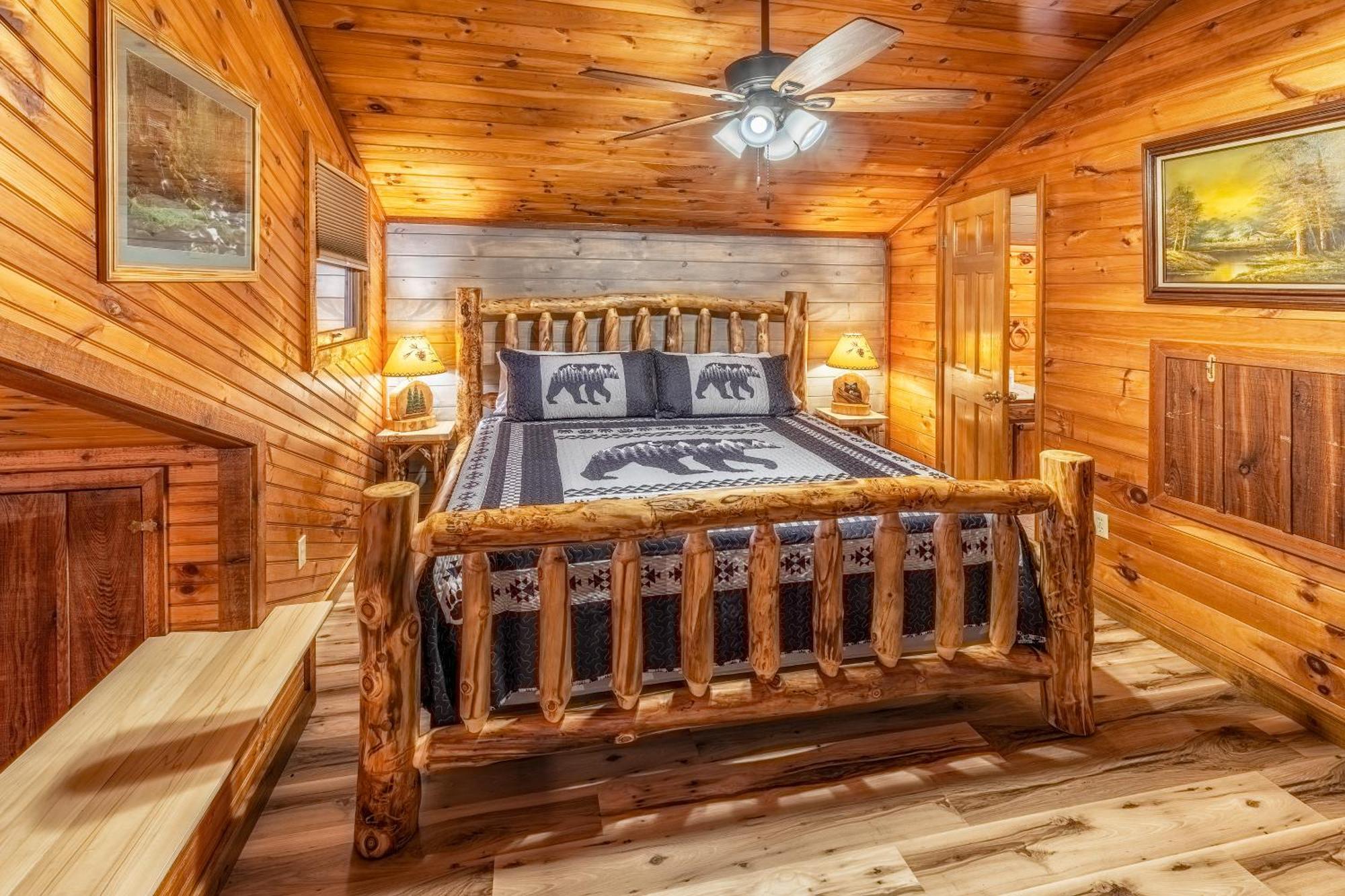 Heavenly View, Hot Tub, 3 King Beds, Pool Table * Gatlinburg