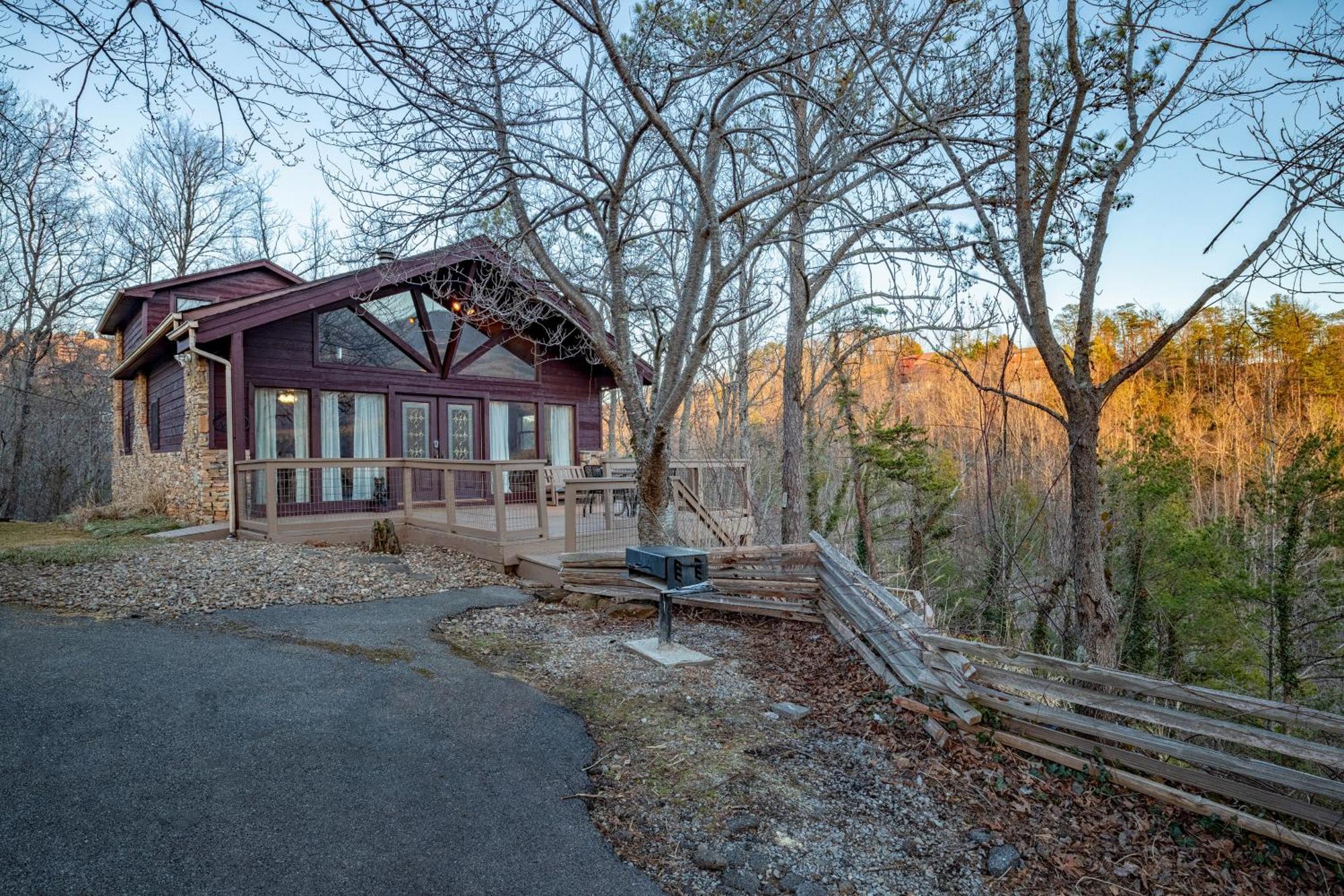 Chalet Heavenly View, Hot Tub, 3 King Beds, Pool Table