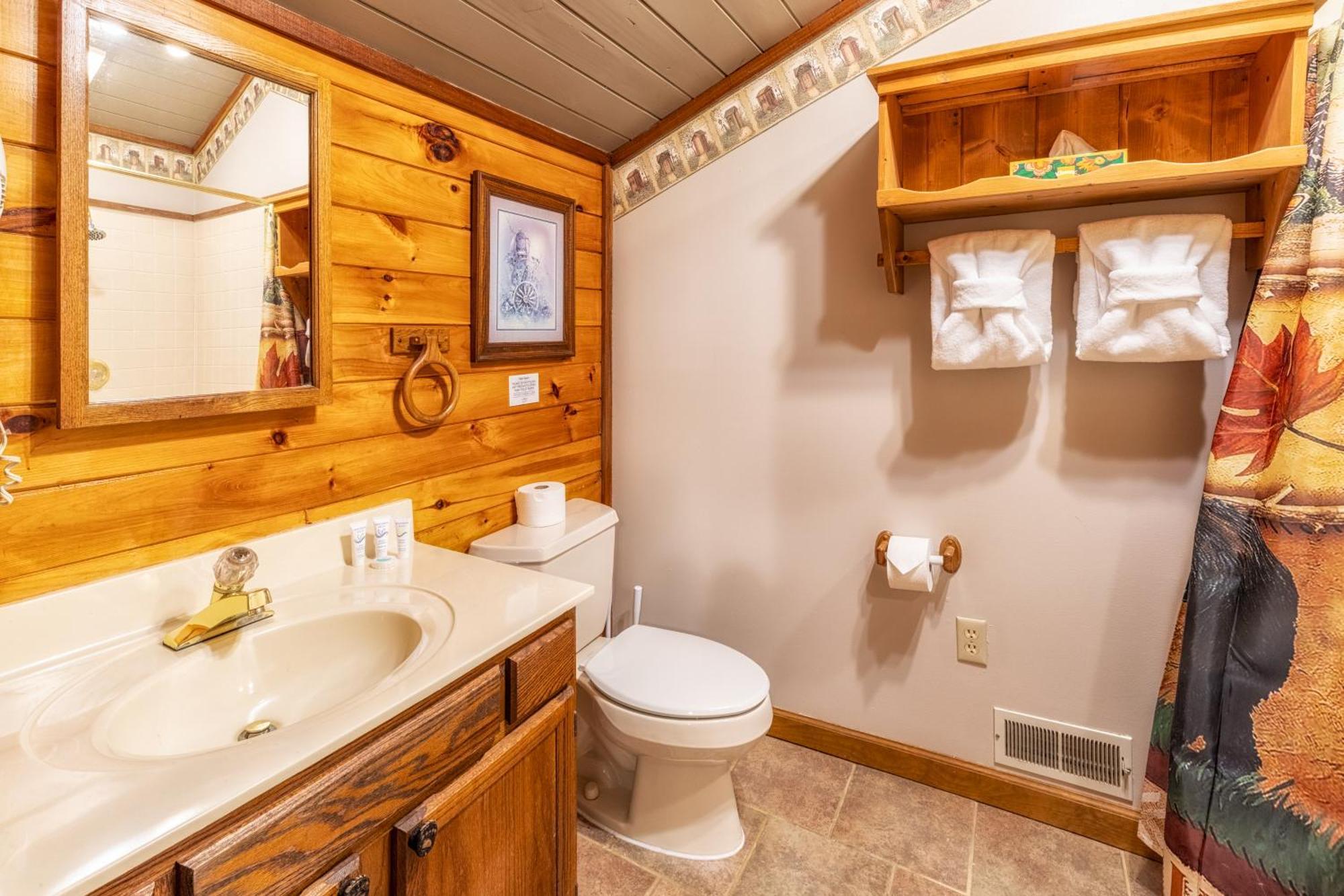 Heavenly View, Hot Tub, 3 King Beds, Pool Table