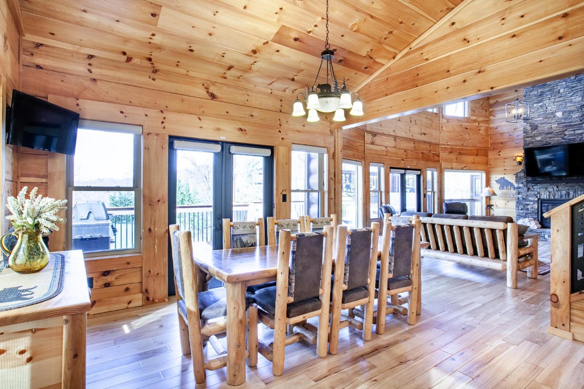 Holiday home Majesty With Mtn View, Hot Tub And Game *
