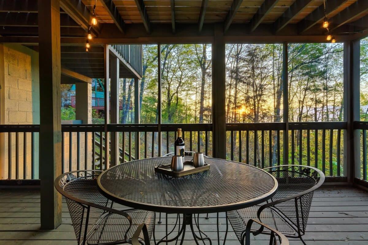 Great Views Game - Hot Tub - Fire Pit Holiday home Gatlinburg