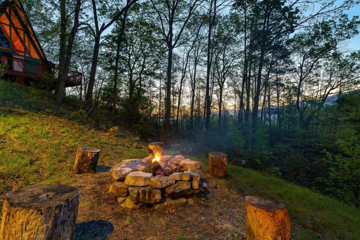 Great Views Game - Hot Tub - Fire Pit Holiday home Gatlinburg