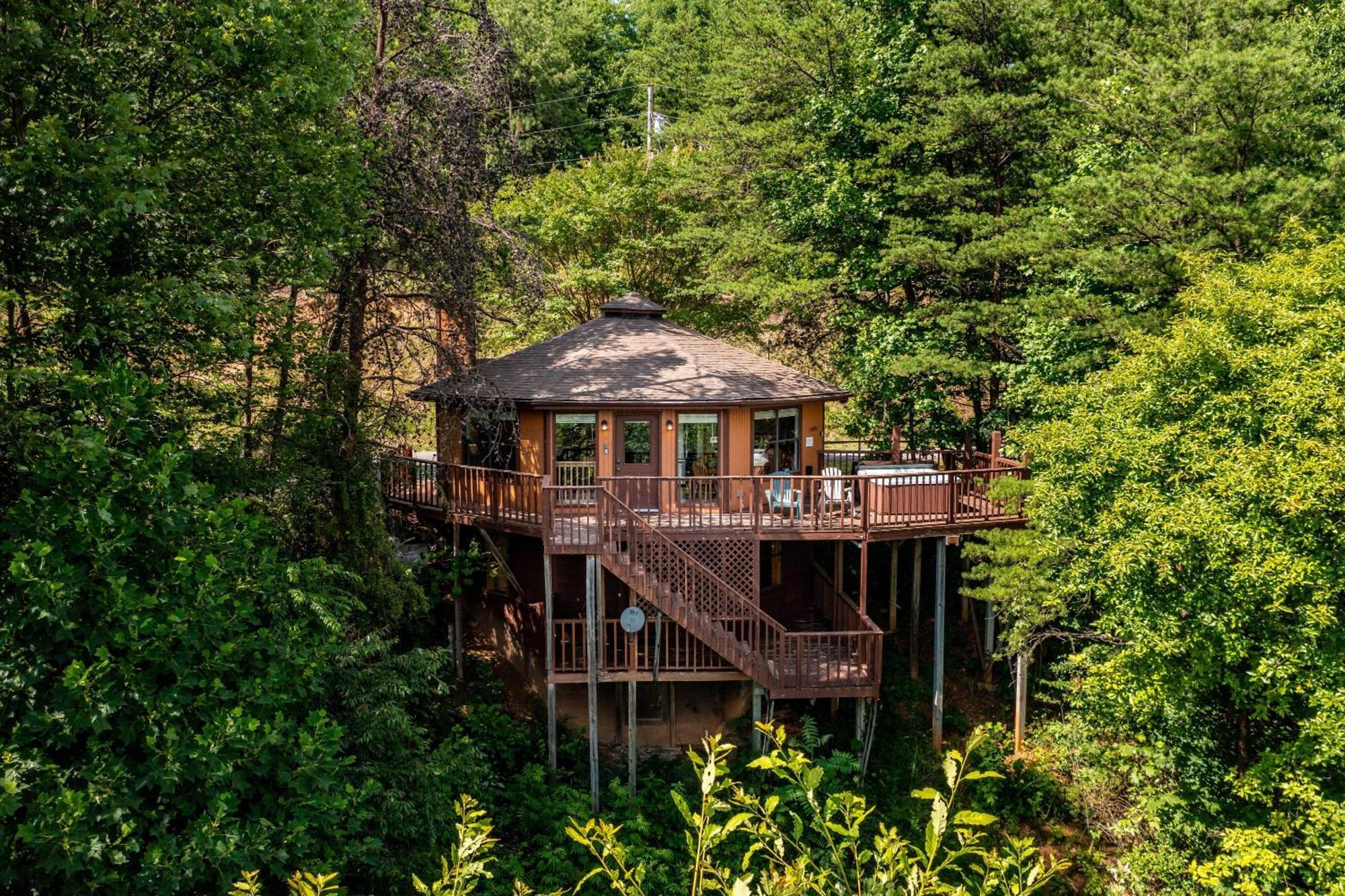 Family Friendly Great Views Game & Hot Tub Holiday home