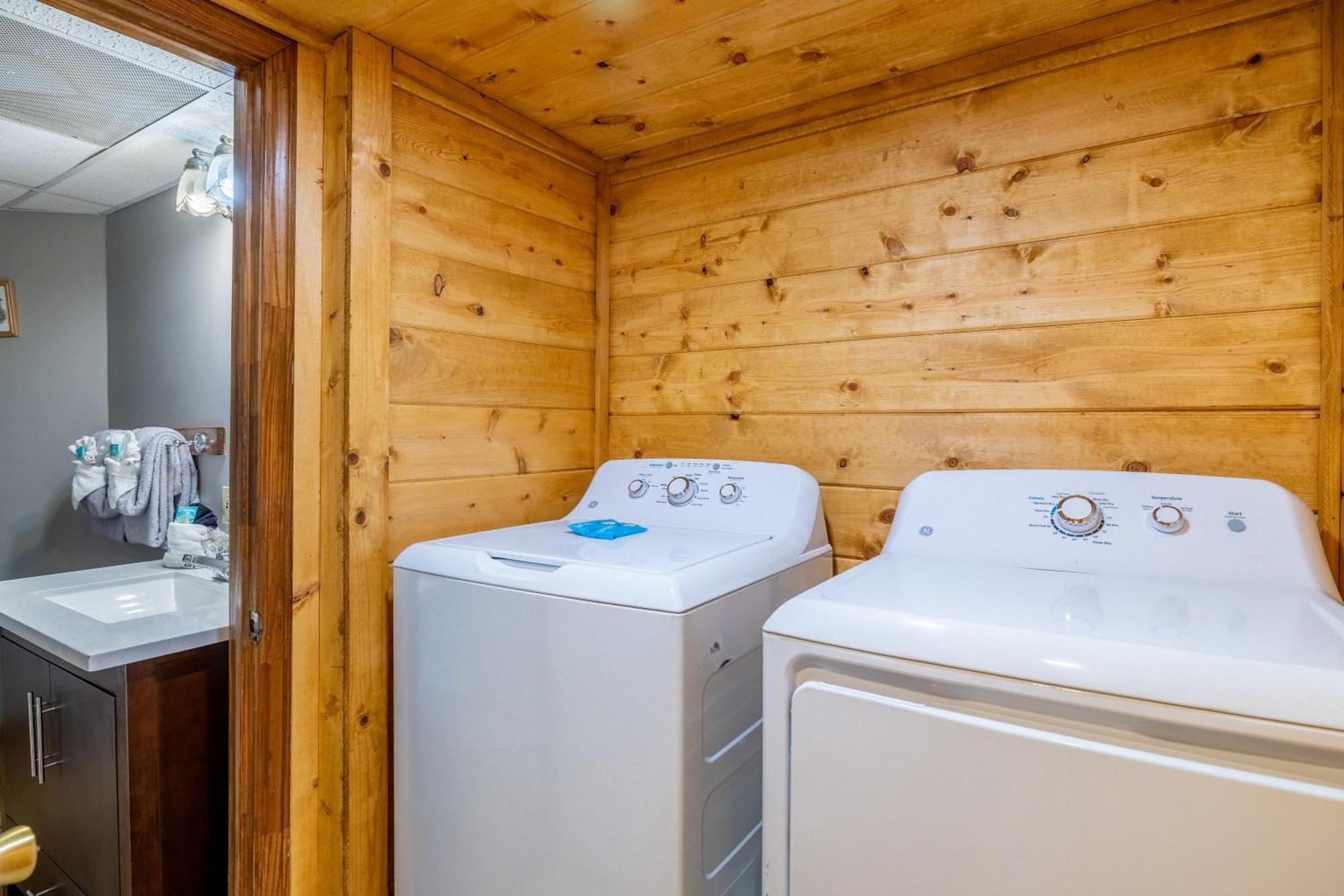 Family Friendly Great Views Game & Hot Tub Holiday home *