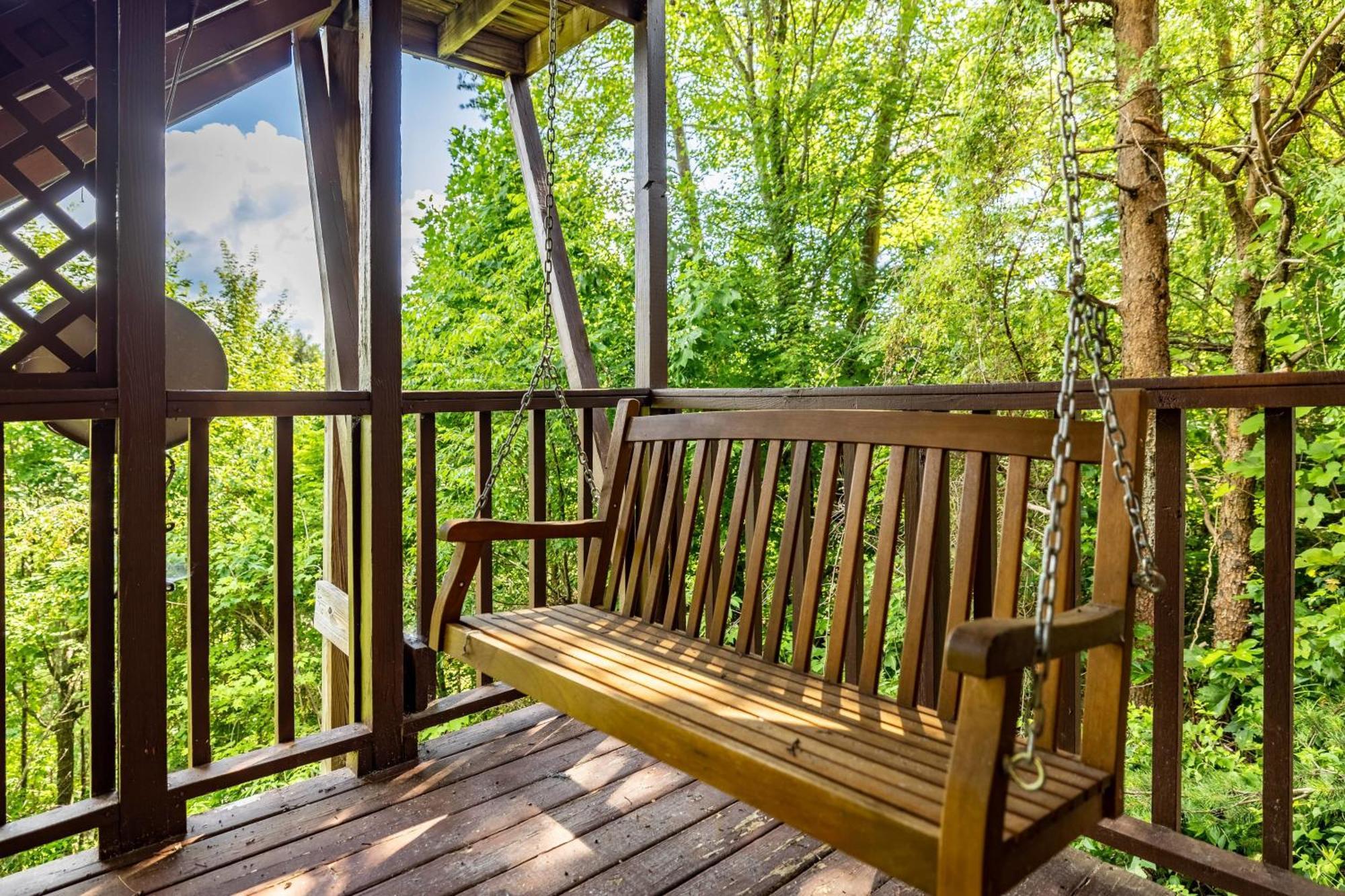 Family Friendly Great Views Game & Hot Tub Gatlinburg