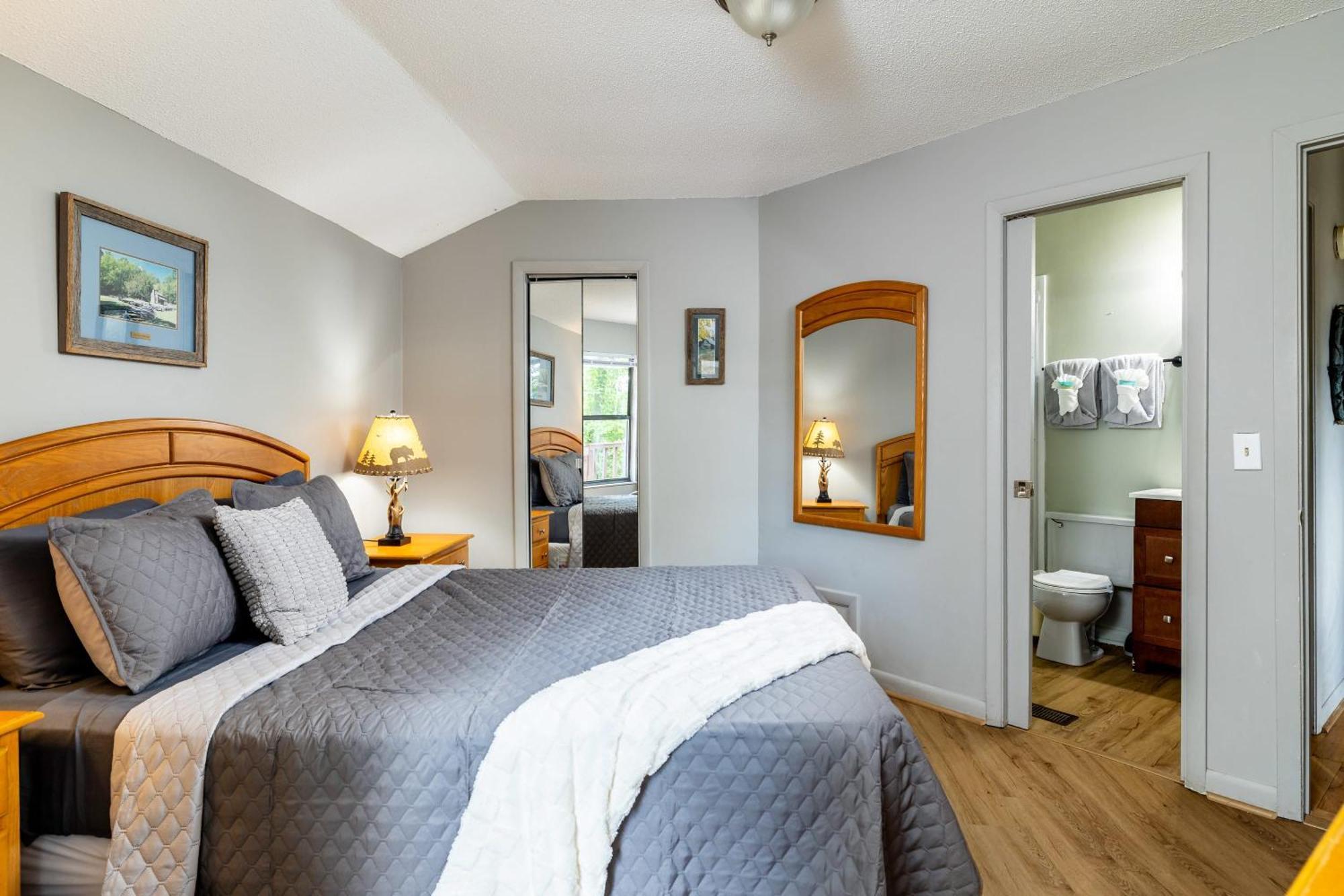 Family Friendly Great Views Game & Hot Tub Holiday home Gatlinburg