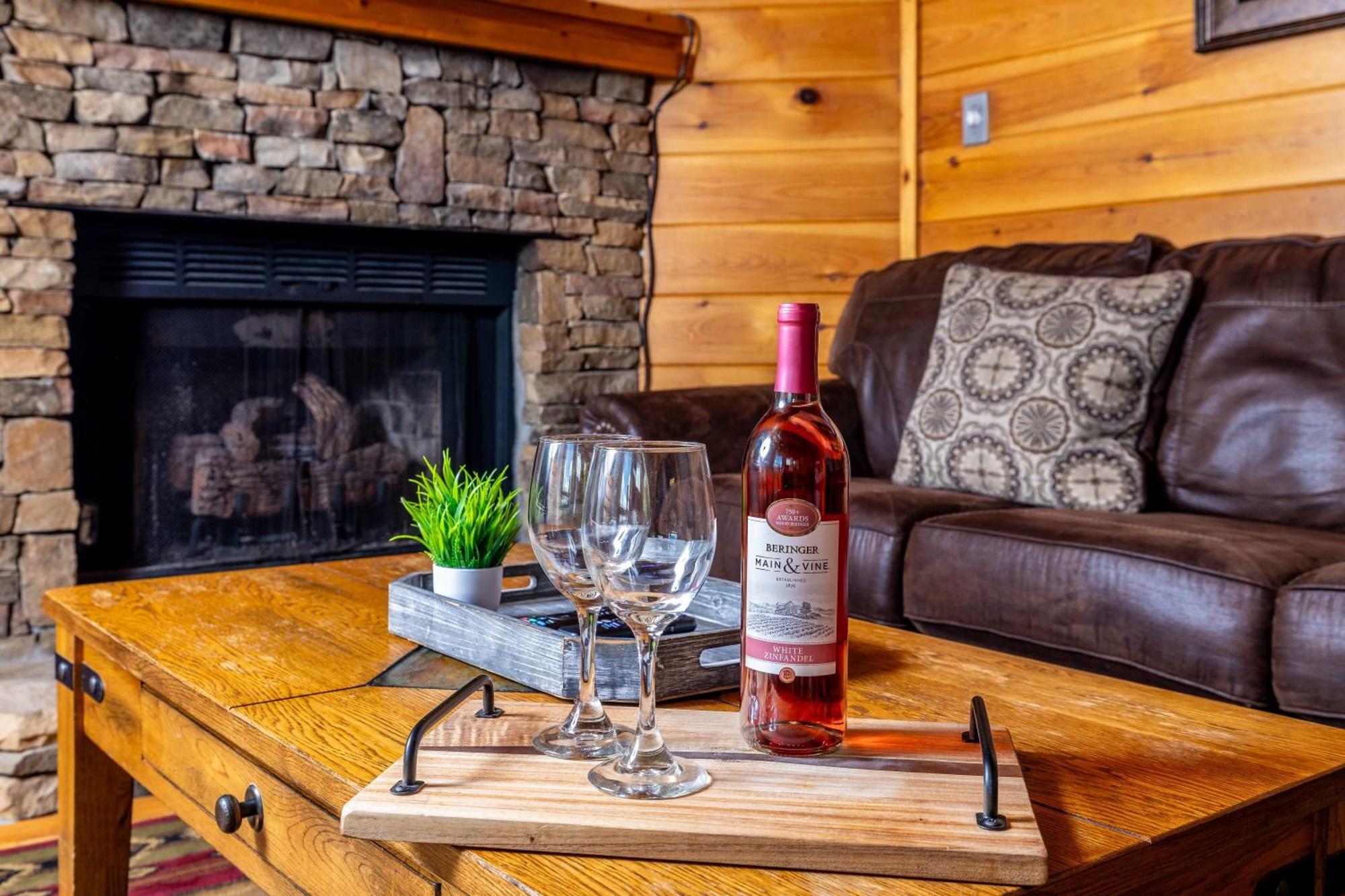 Holiday home Family Friendly Great Views Game & Hot Tub Gatlinburg