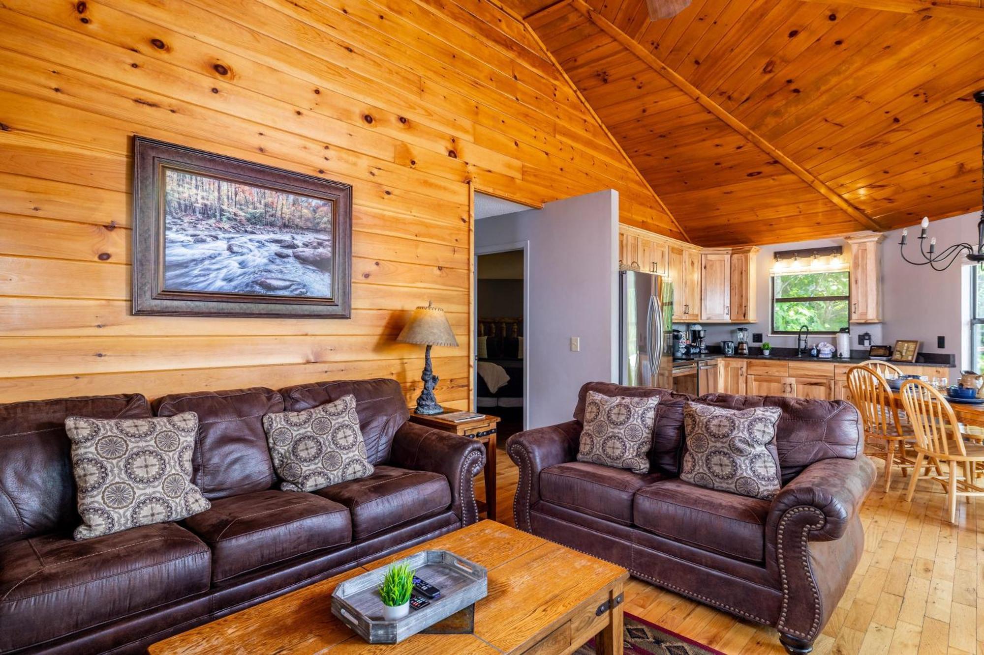 Family Friendly Great Views Game & Hot Tub