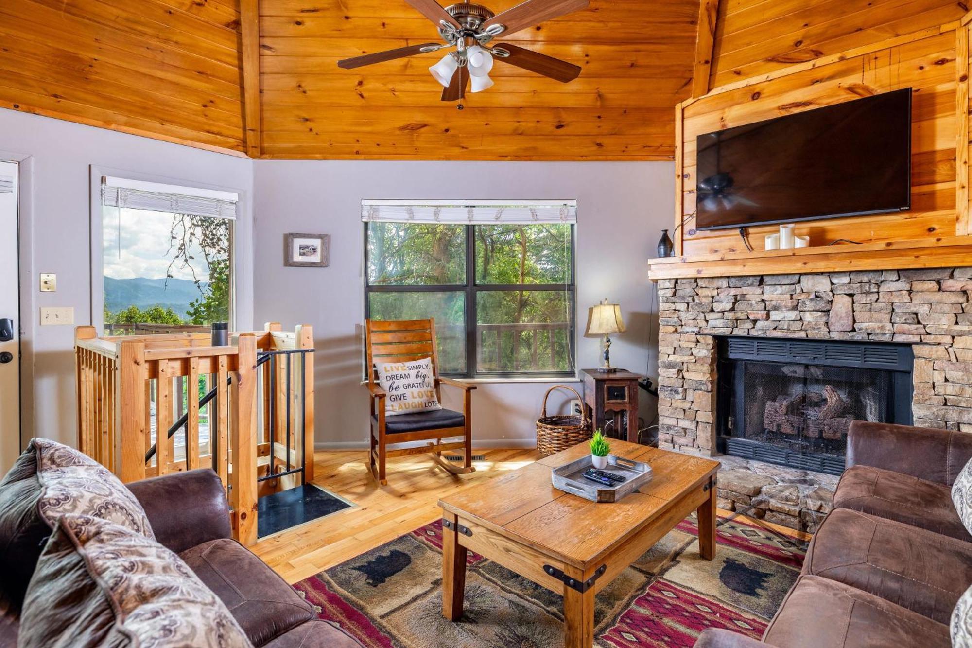 Family Friendly Great Views Game & Hot Tub Holiday home *