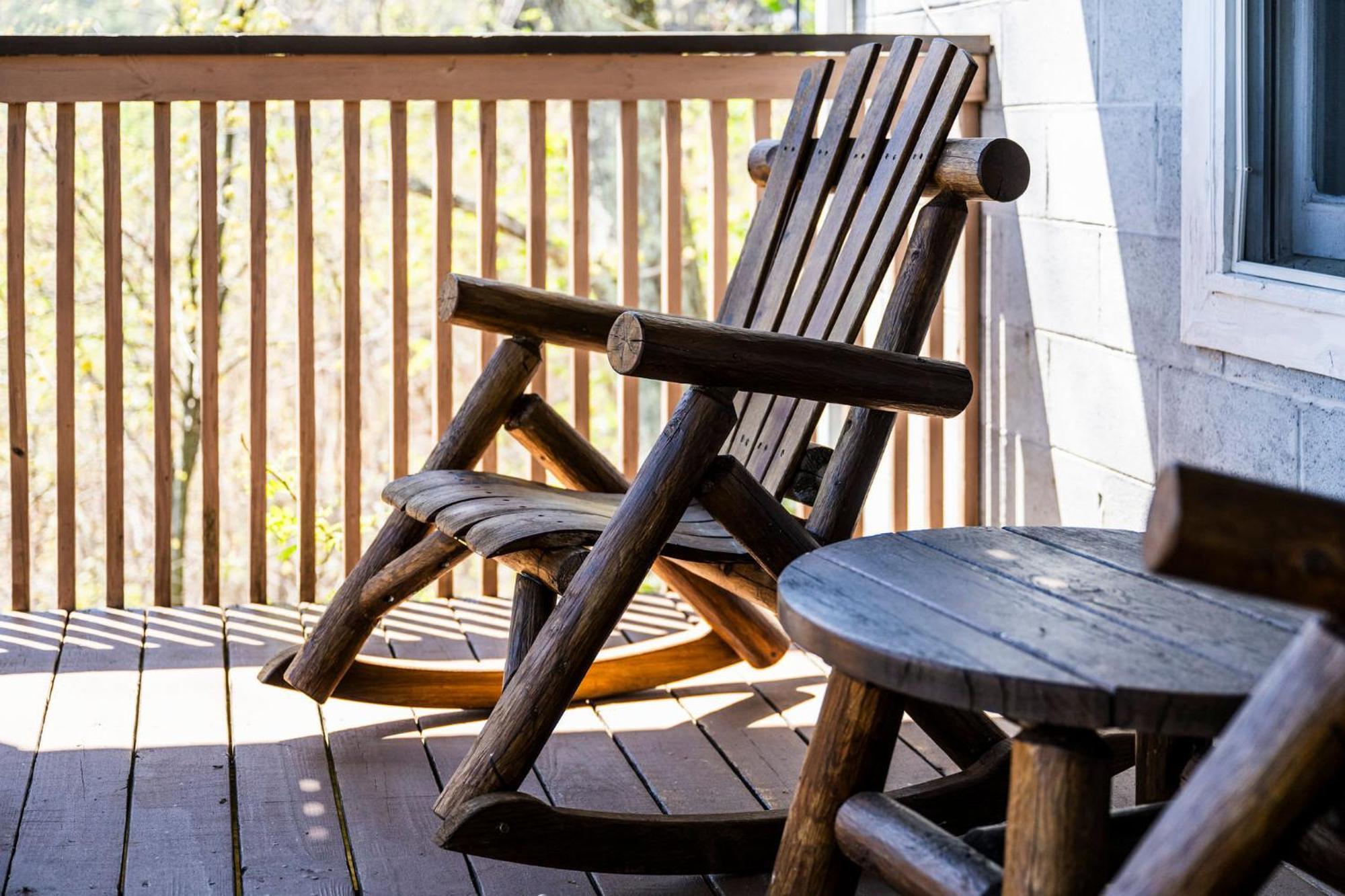Great Family Vacation - Theatre - Games - Hot Tub Chalet Gatlinburg