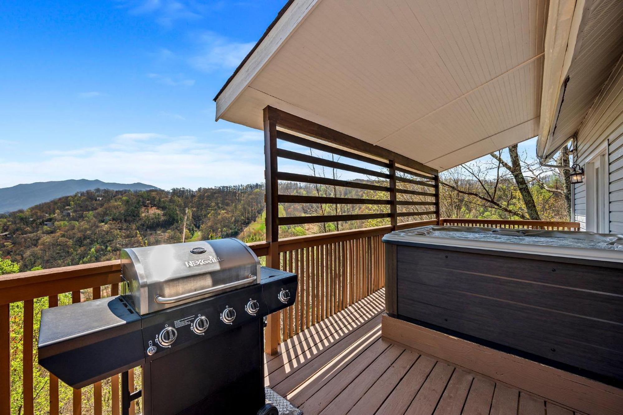 Great Family Vacation - Theatre - Games - Hot Tub
