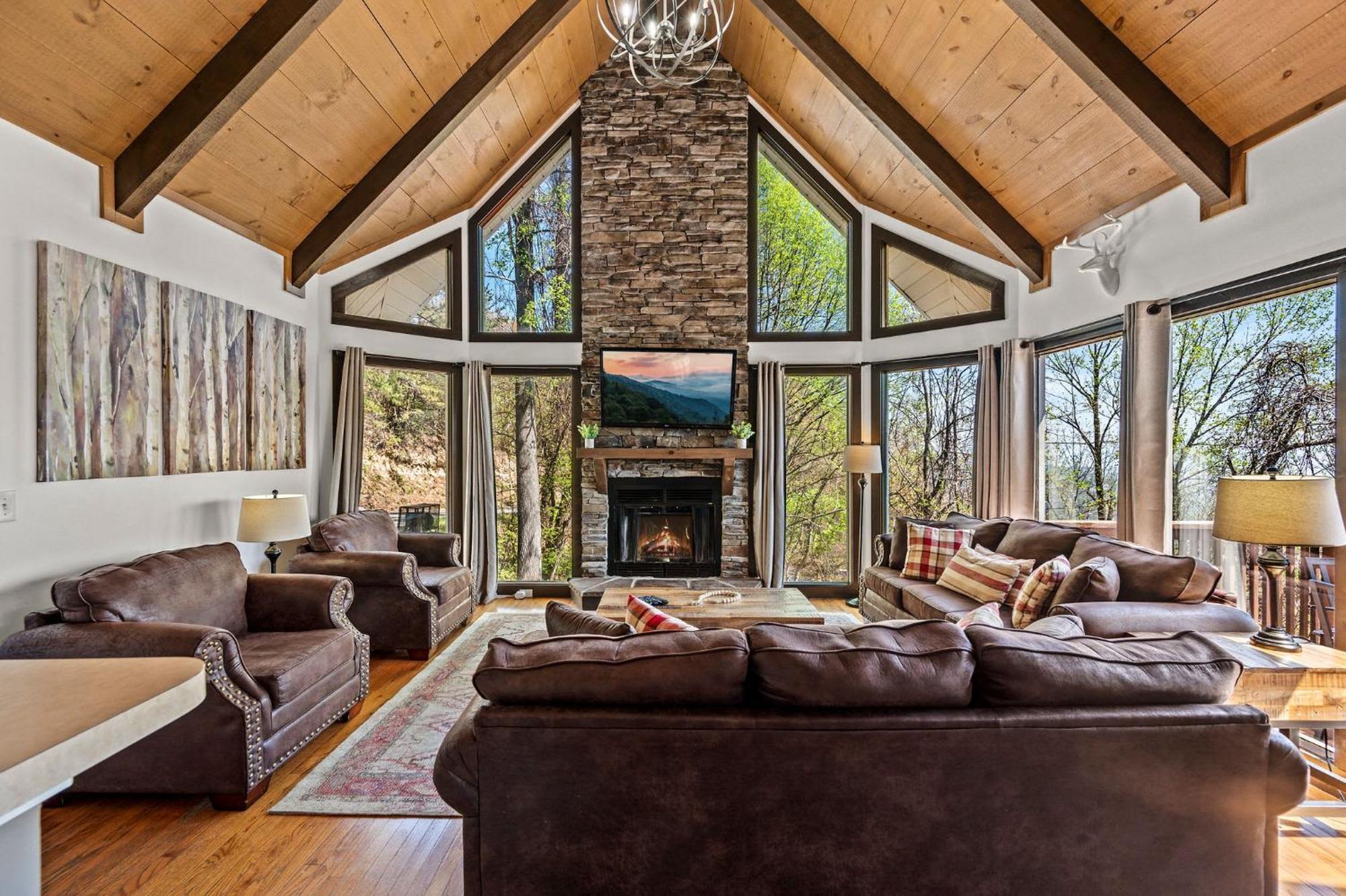 Chalet Great Family Vacation - Theatre - Games - Hot Tub