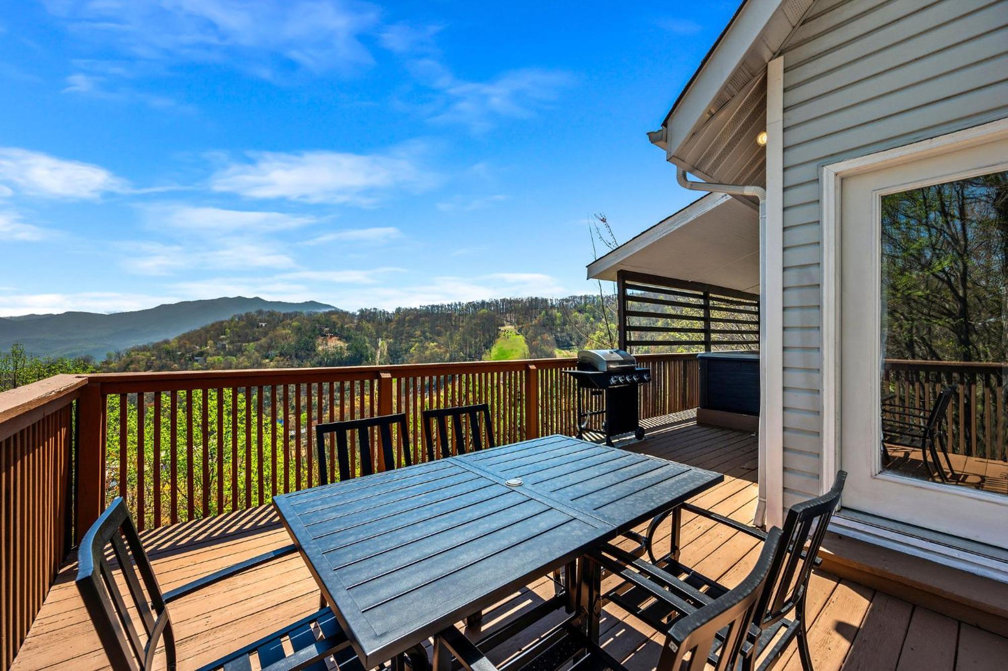 Great Family Vacation - Theatre - Games - Hot Tub Chalet *
