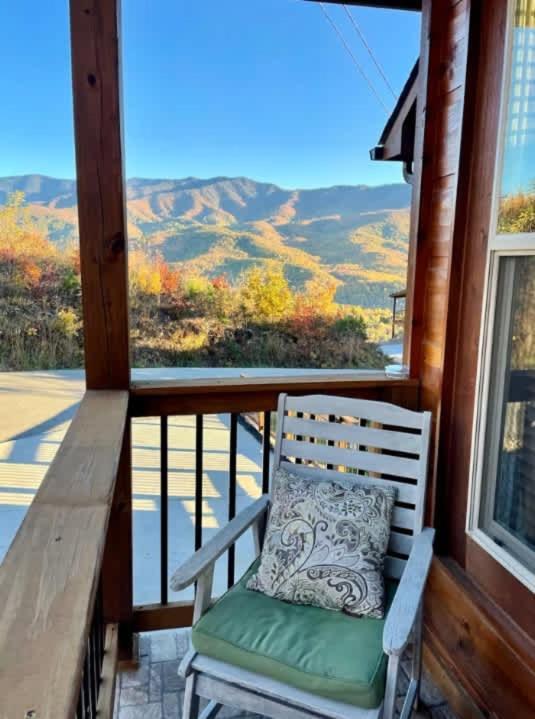 Prime Location W Hot Tub Games & Scenic Views Holiday home