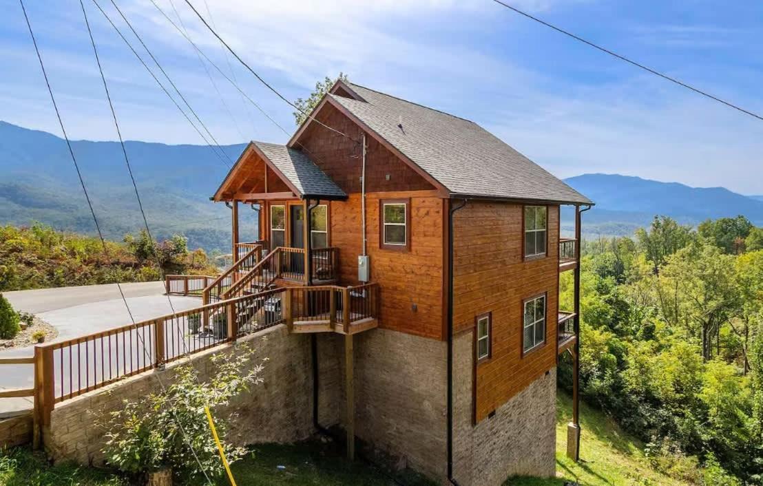 Prime Location W Hot Tub Games & Scenic Views Holiday home *