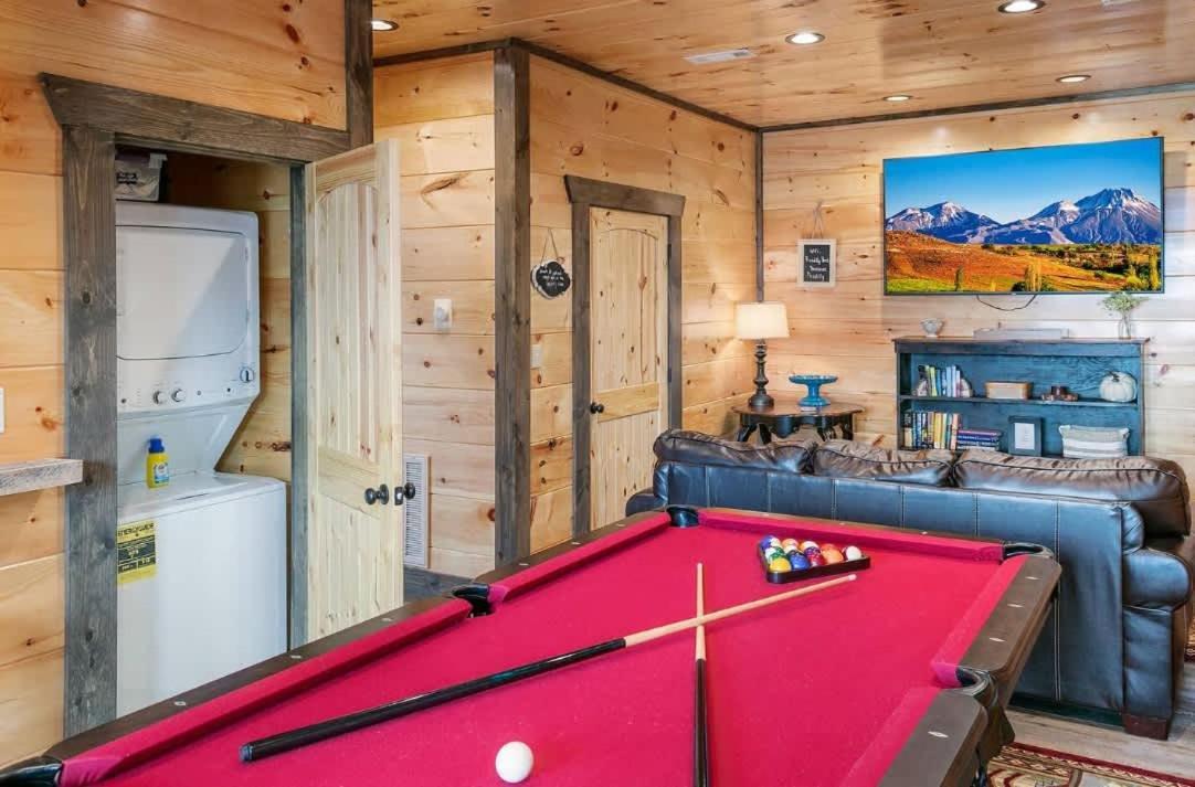 Prime Location W Hot Tub Games & Scenic Views Holiday home