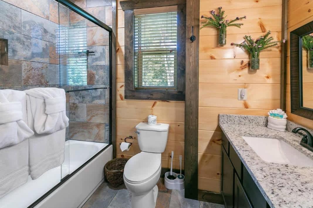 Prime Location W Hot Tub Games & Scenic Views Holiday home *