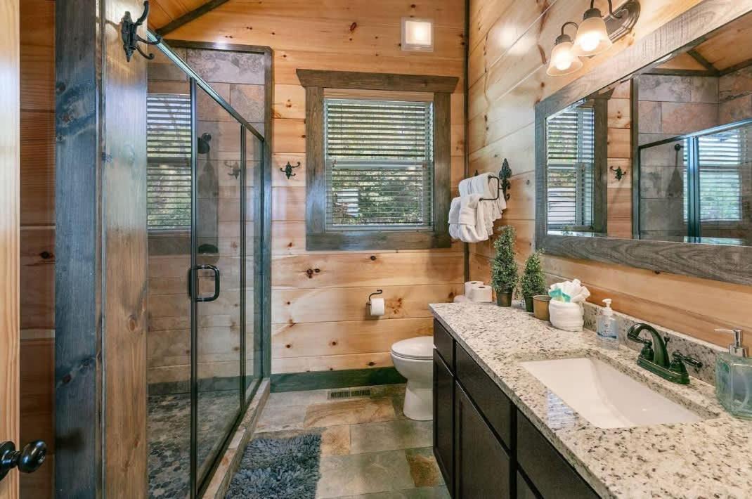 Holiday home Prime Location W Hot Tub Games & Scenic Views *
