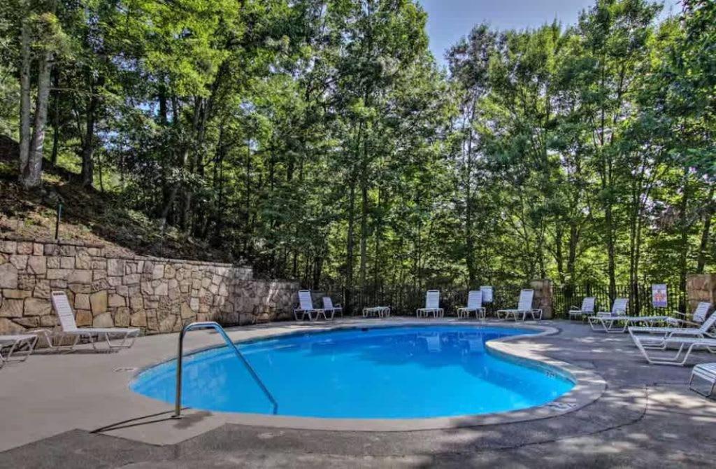 Mountain Views W Hot Tub Firepit & Game Holiday home *