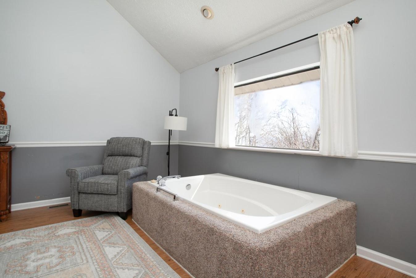 Holiday home Wanderers Retreat Hot Tub Multicade Grill Gatlinburg