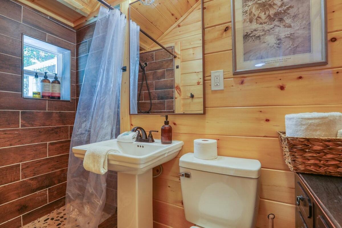 Firefly Haven - Summer Oasis With Hot Tub Holiday home Gatlinburg