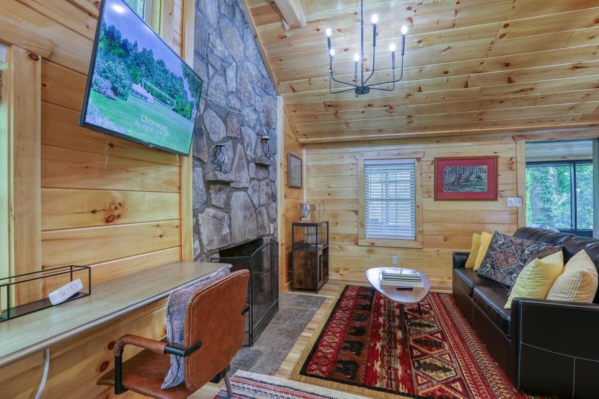 Firefly Haven - Summer Oasis With Hot Tub