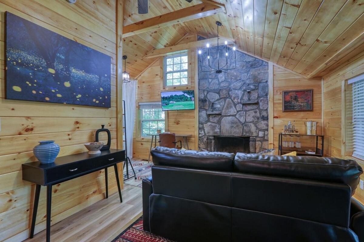Firefly Haven - Summer Oasis With Hot Tub Holiday home Gatlinburg