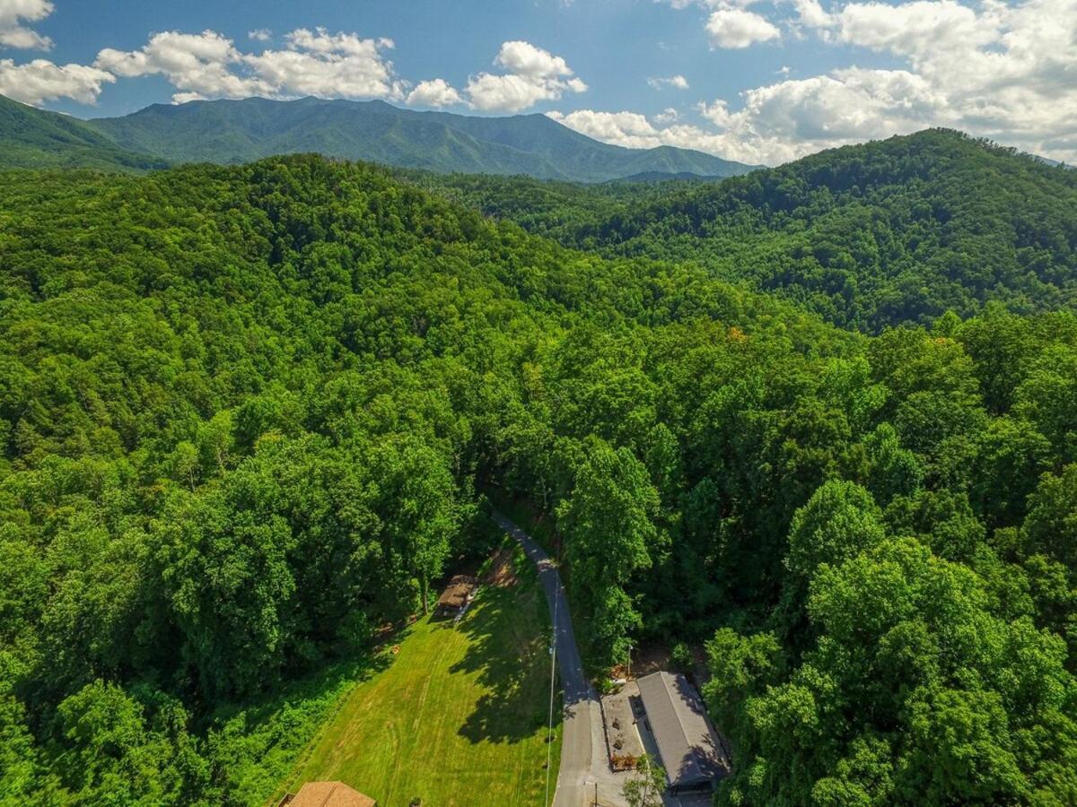 Firefly Haven - Summer Oasis With Hot Tub Holiday home Gatlinburg