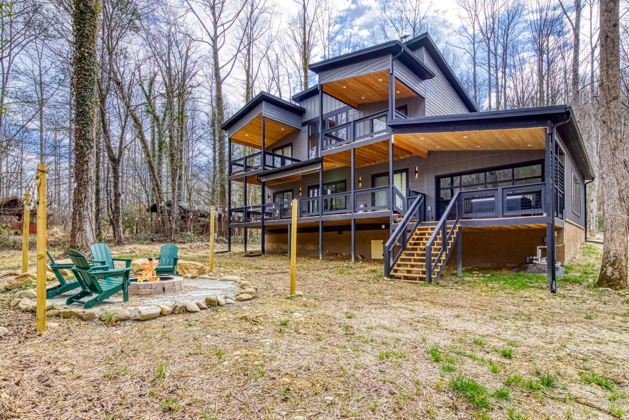 Creekside Splash, Private Pool, 1089 Of Free Attraction Tickets Each Paid Day, Dollywood And More! Holiday home *