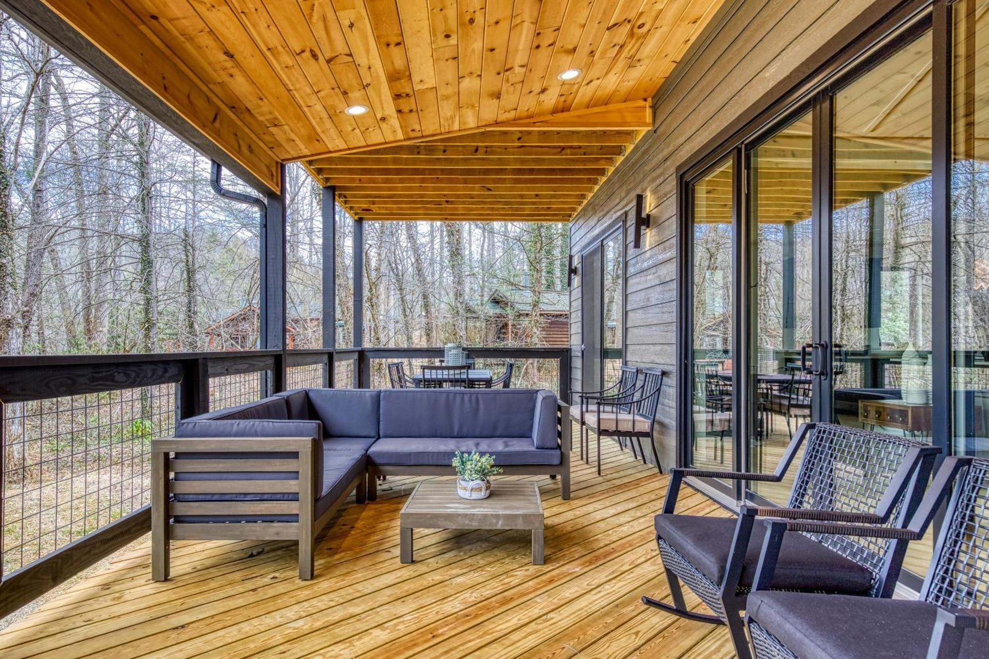 Creekside Splash, Private Pool, 1089 Of Free Attraction Tickets Each Paid Day, Dollywood And More! Gatlinburg