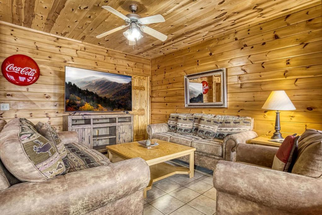 Moonshine Memories, Mtn Views, Hot Tub, Wifi, 1089 Free Tickets Each Paid Day, Dollywood And Gatlinburg