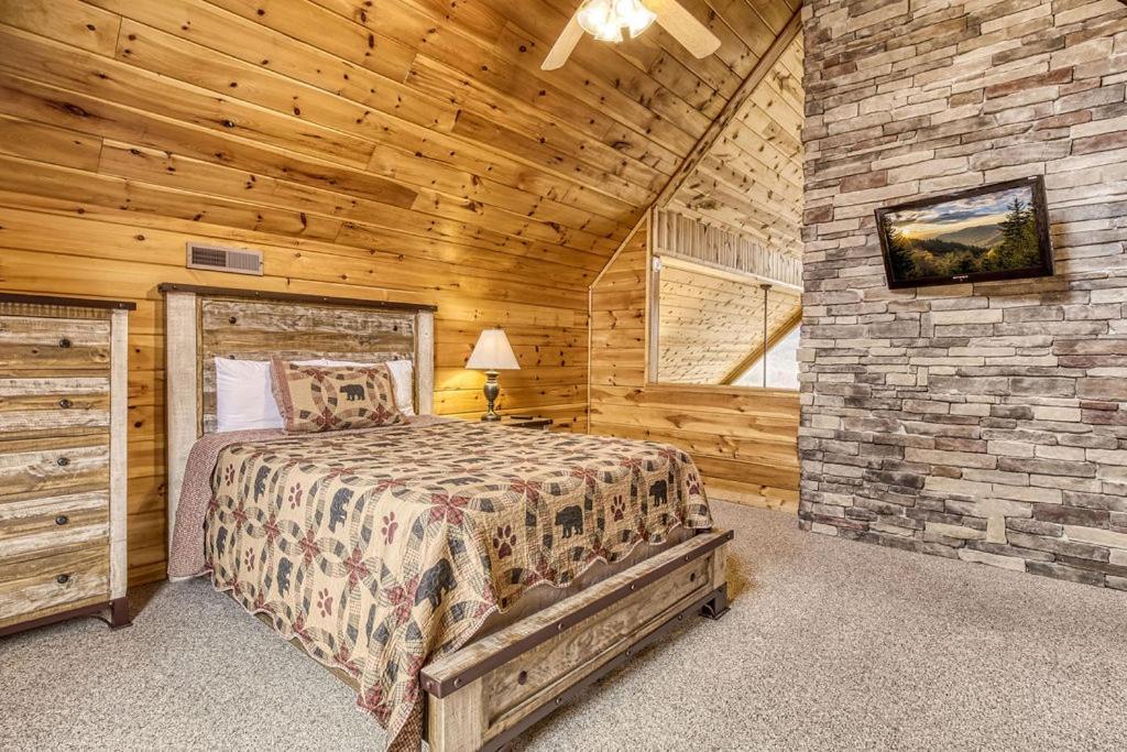 Holiday home Moonshine Memories, Mtn Views, Hot Tub, Wifi, 1089 Free Tickets Each Paid Day, Dollywood And *