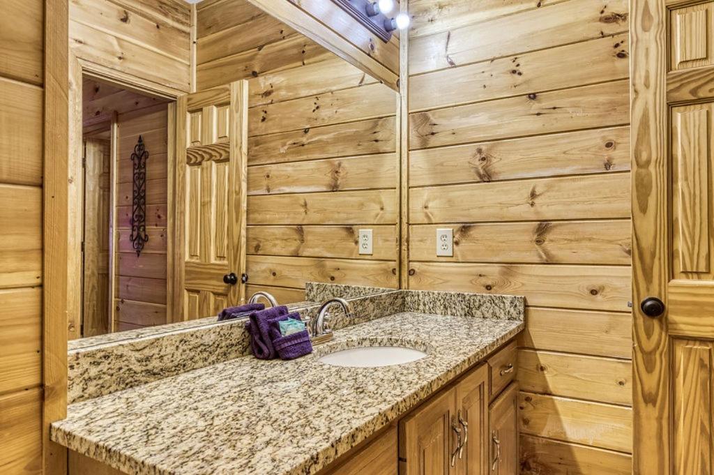 Holiday home Moonshine Memories, Mtn Views, Hot Tub, Wifi, 1089 Free Tickets Each Paid Day, Dollywood And