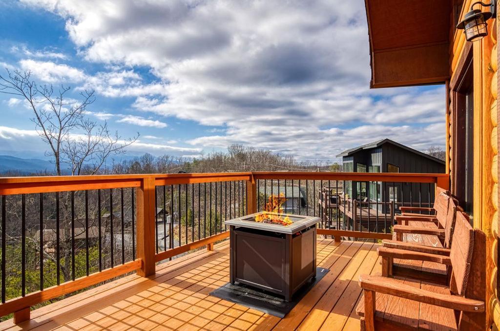 Moonshine Memories, Mtn Views, Hot Tub, Wifi, 1089 Free Tickets Each Paid Day, Dollywood And Gatlinburg